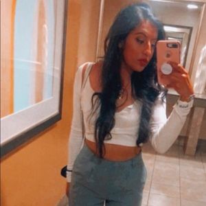 Meet your Posher, Danielle